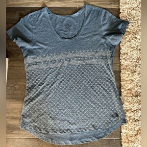 WOMENS NORTH FACE SHIRT SIZE SMALL